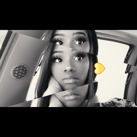 Meet your Posher, Jona🥰 Feel free to message me! - Picture 8 of 8